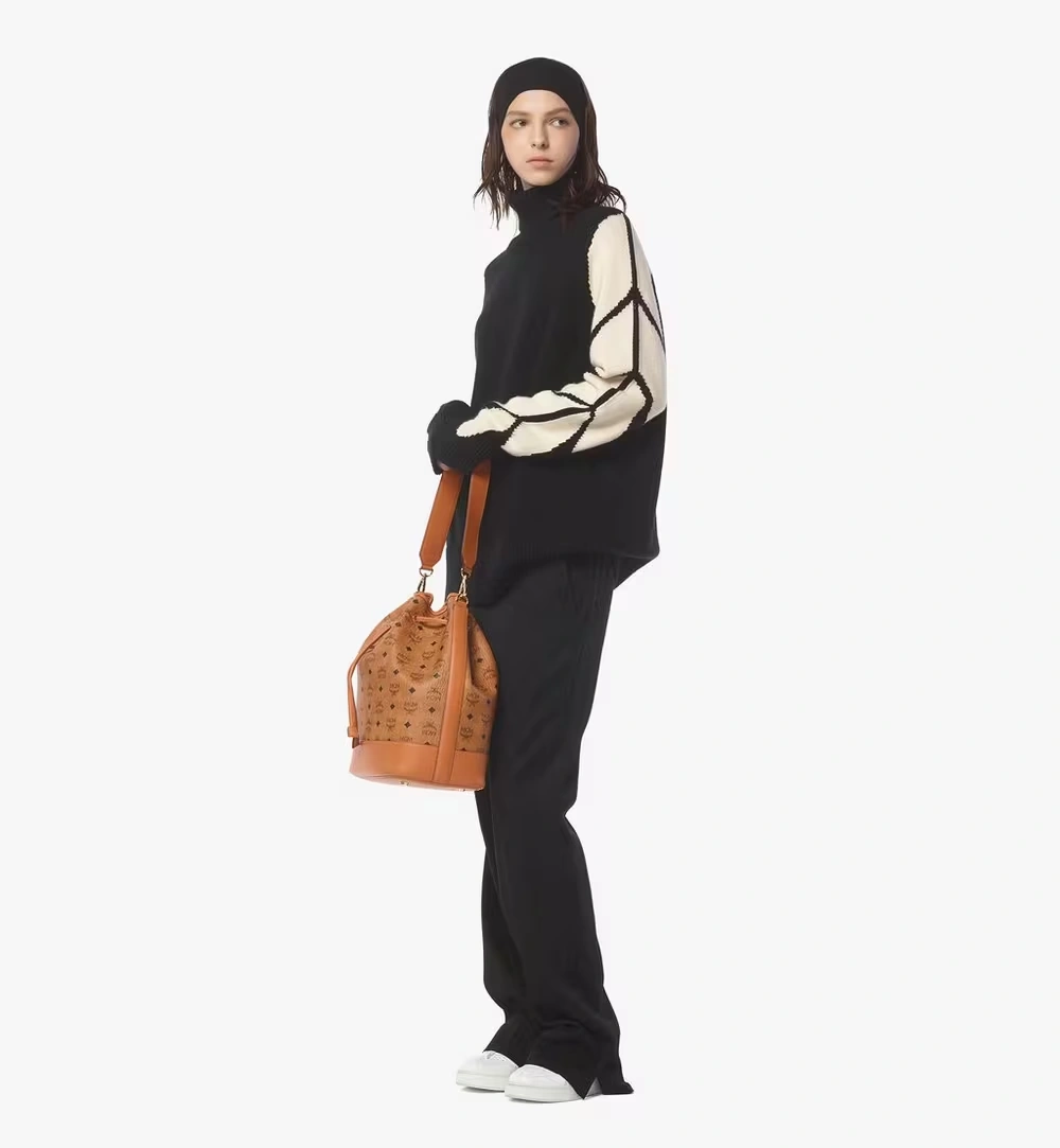 Large Dessau Drawstring Bag in Visetos Cognac