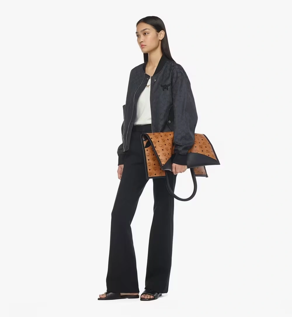 X-Large Aren Fold Tote in Mega Laurel Visetos Cognac