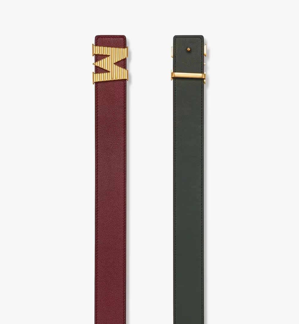 90cm / 35.4" Claus Fluted M Reversible Belt 1.5” in Embossed Leather Red