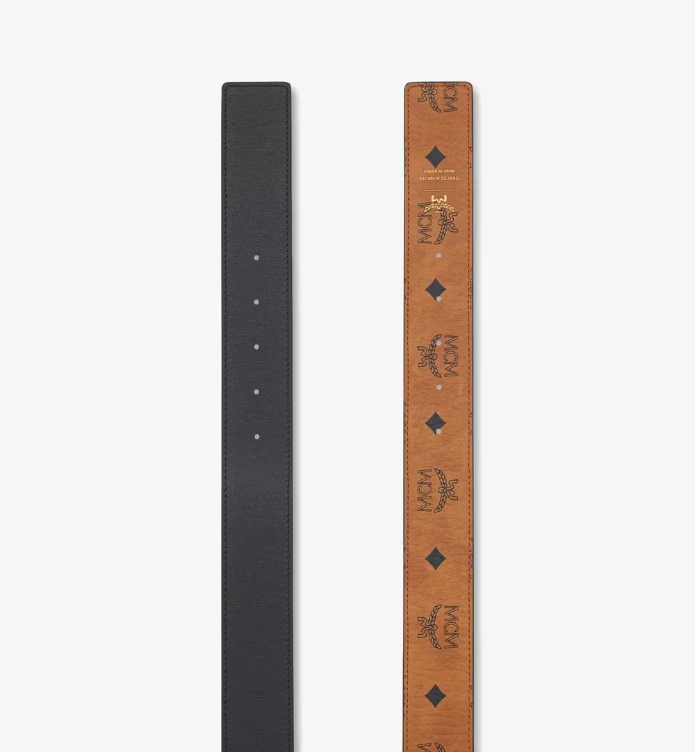 100cm / 39.3" Claus Fluted M Belt 1.5” in Embossed Leather Black